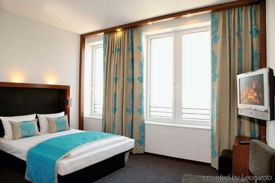 One 3* Wiesbaden